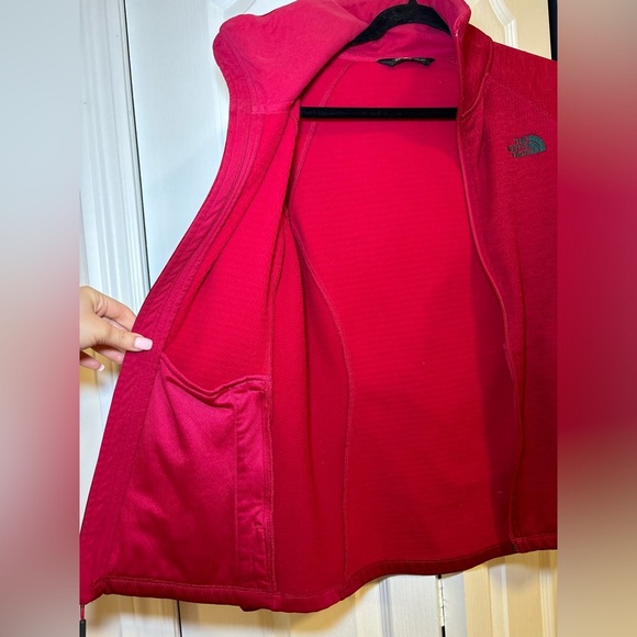 The North Face - Women's Magenta Pink Jacket Full Zip Lightweight Coat in Size S - Picture 10 of 14